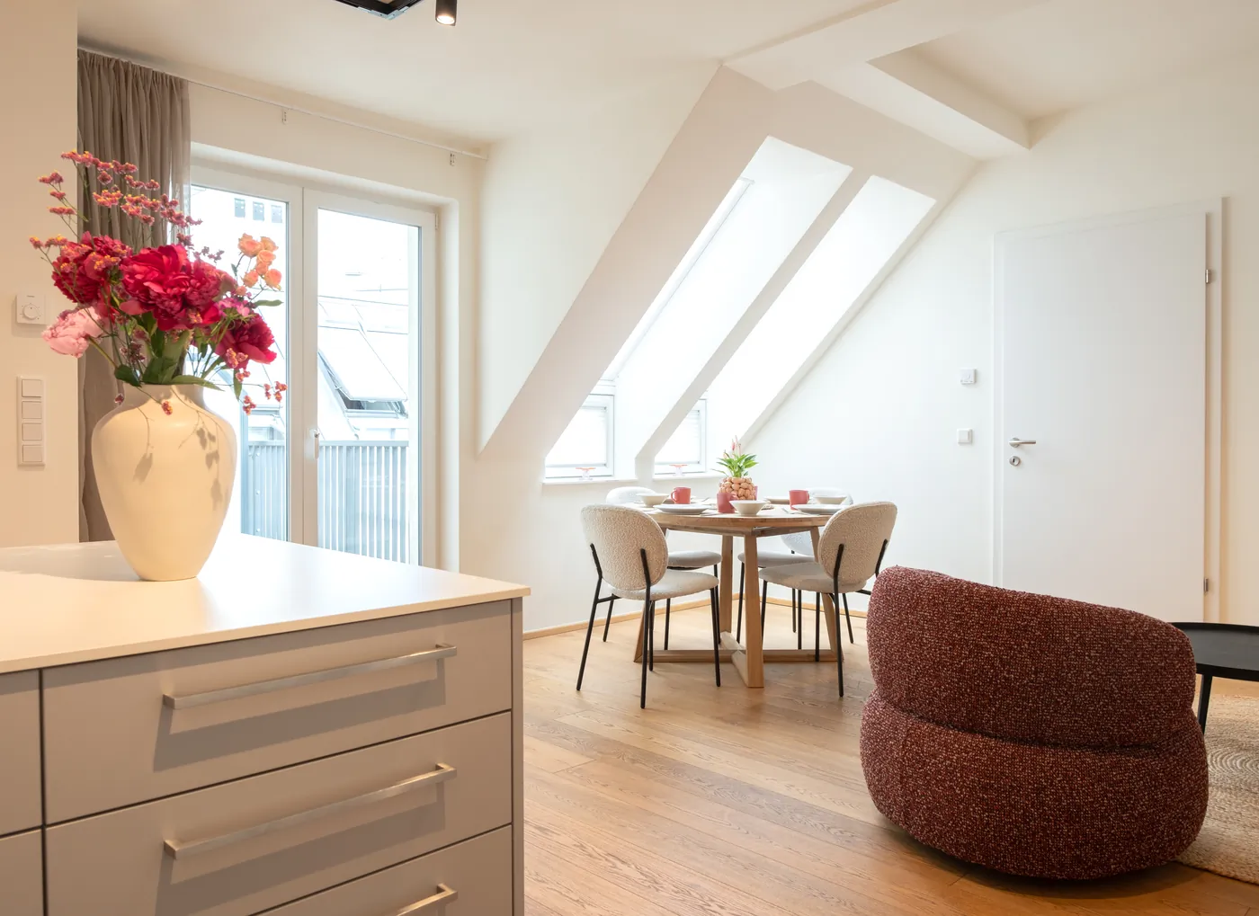 Double Mint with Balcony — photo 4