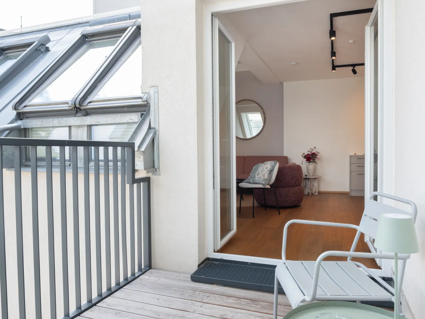 Double Mint with Balcony — photo 7